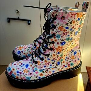 Union Bay women’s combat boots floral print size 11 M Pink Rose